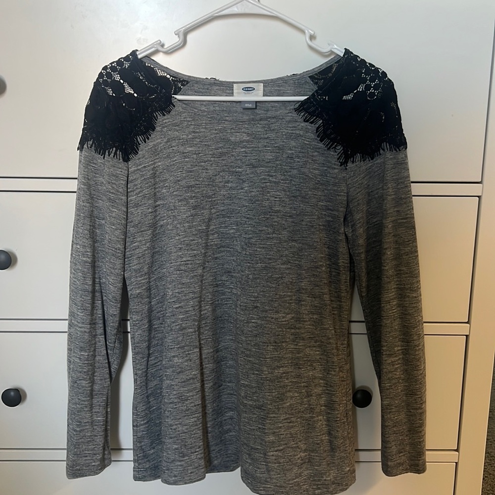 Old Navy Women’s long Sleeve T-shirt with lace shoulder detail